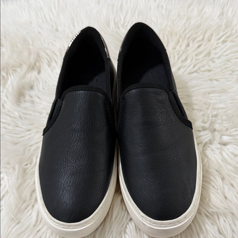 UGG Big Girl Black Leather Flats Size 5